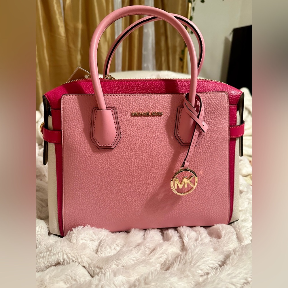 Michael Kors brand new pink for Barbie look. Strap included inside in pink color